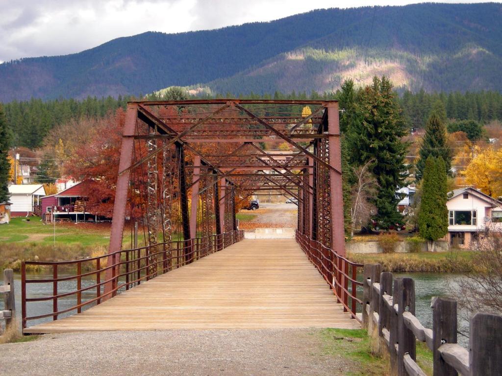 Falls Motel Thompson Falls Екстер'єр фото