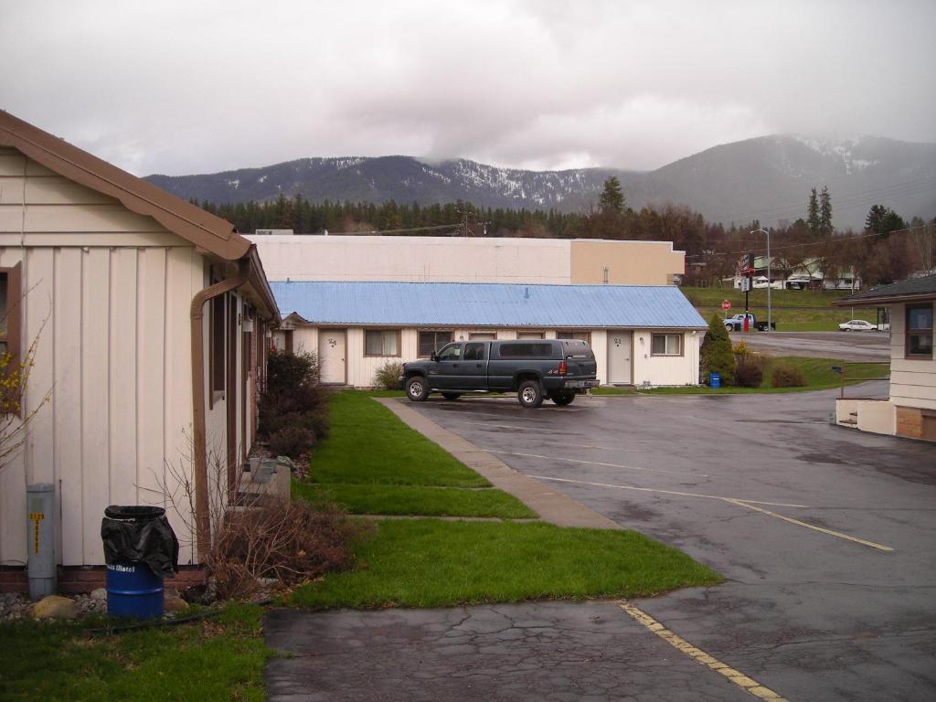 Falls Motel Thompson Falls Екстер'єр фото