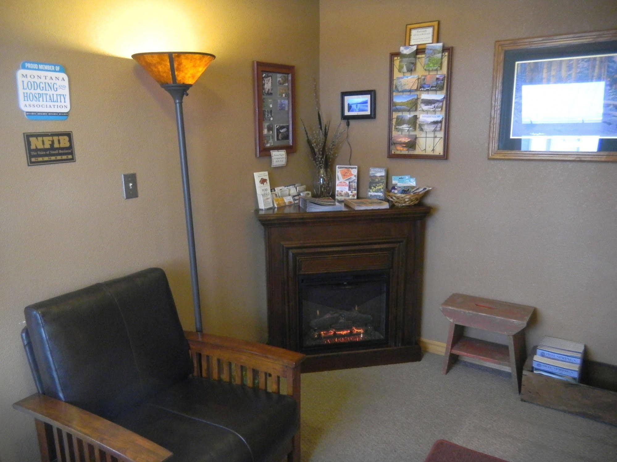 Falls Motel Thompson Falls Екстер'єр фото